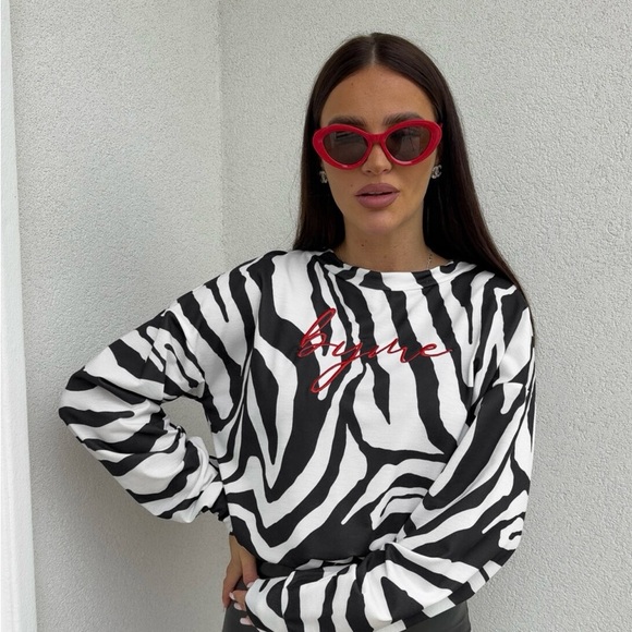 Zebra Sweatshirt 🇵🇱 - Picture 2 of 2
